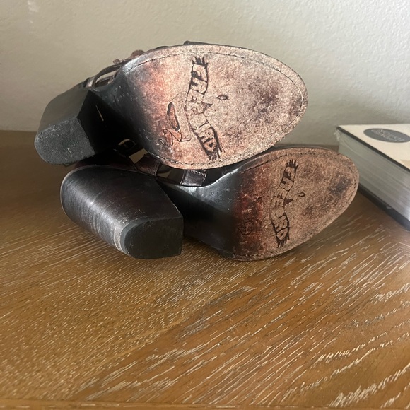 Freebird size 7 Breez sandal heels - Picture 5 of 5